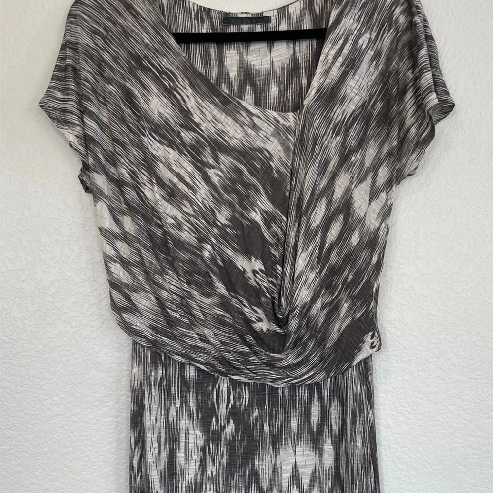 Velvet by Graham & Spencer • Gray & White Abstract Mini Dress, •  XS